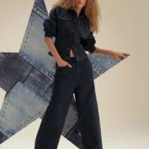 NWT on trend GOGO JEANS Skater Jean Collection